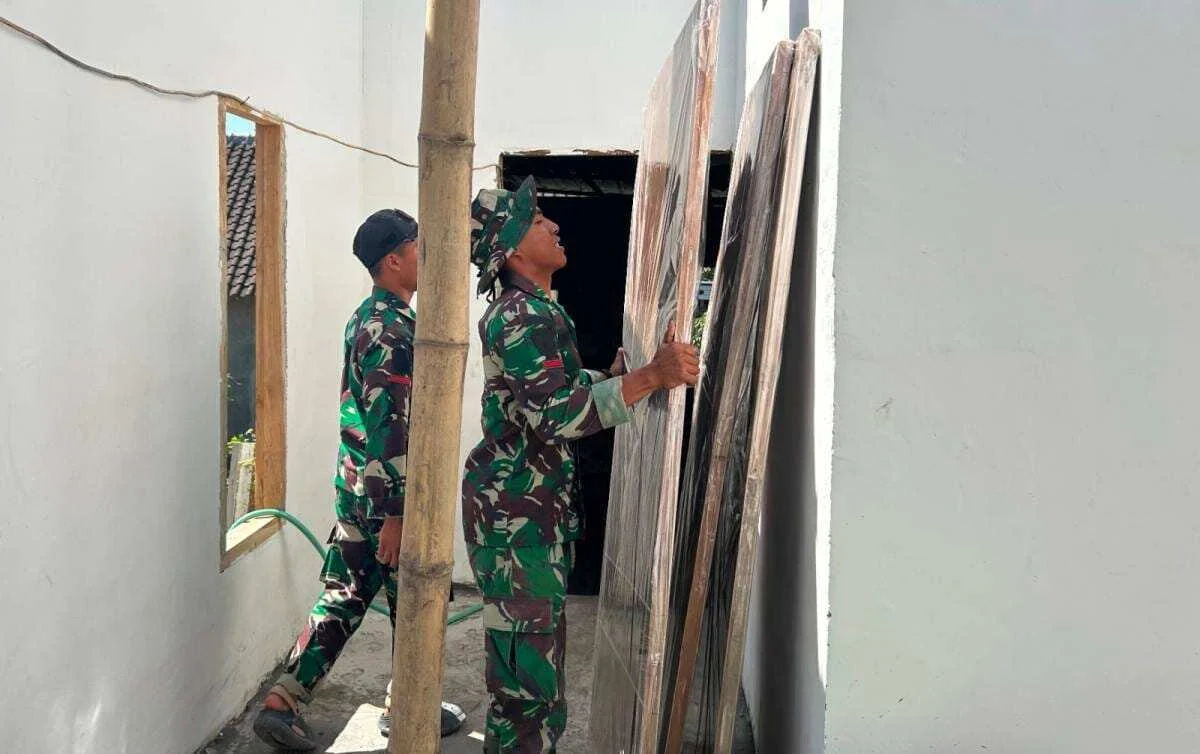 Memasuki Phase Finalization: Renovasi Rutilahu TMMD 129 Bojonegoro di Rumah Pak Koko Dikebut