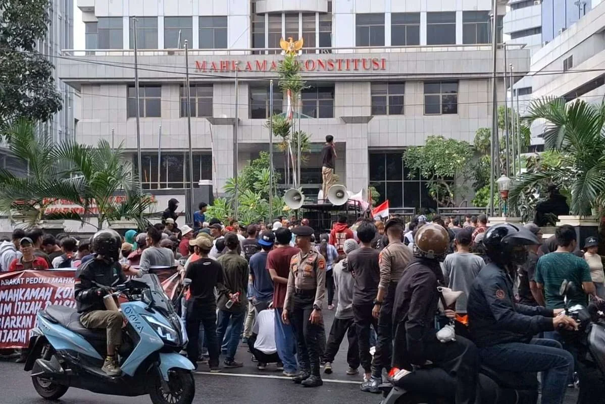 Gugatan Frasa Pengadilan Tinggi dalam UU Kepailitan