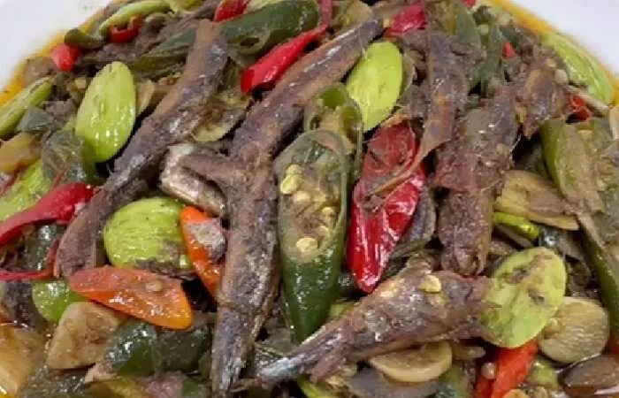 Resep Tumis Ikan Asin Cabe Ijo yang Menggugah Selera