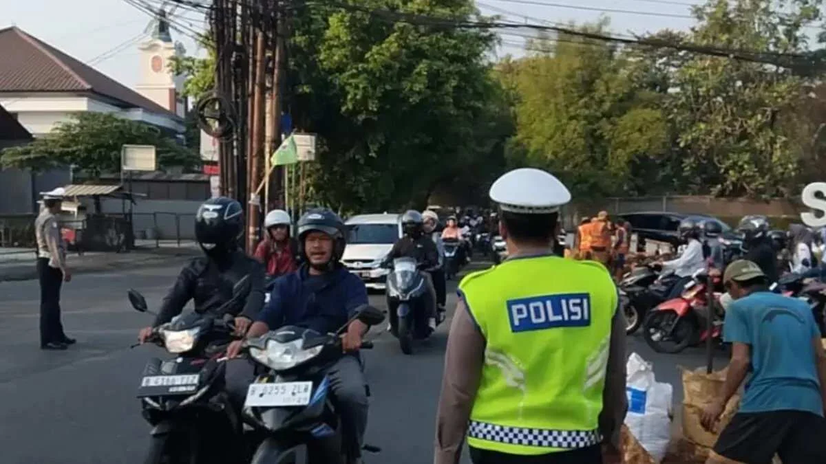 Banjir Kemacetan di Jalan Raya Cinere Akibat Proyek Galian PDAM