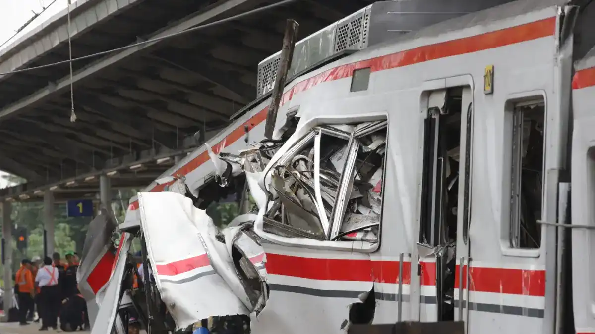 Evaluasi Kecelakaan Kereta: Tersangkanya Masinis dan Tanggapan DPR