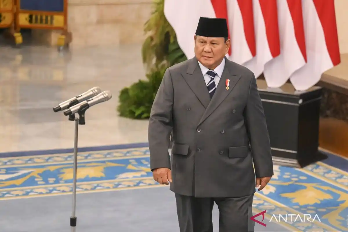 Kisah di Balik Keheningan Prabowo dan Pengabdiannya untuk Rakyat