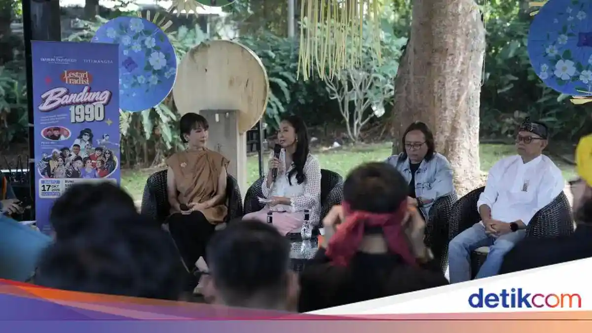 Happy Salma Merawat Tradisi Sunda Lewat Panggung dan Kolaborasi Seni