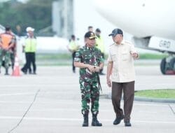 Panglima TNI Dampingi Presiden RI Tinjau Kesiapan Kontingen Parade Dan Defile Untuk Prancis
