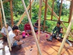 Babinsa Koramil 1710-06/Agimuga Laksanakan Komsos Untuk Mengetahui Situasi Di Wilayah Binaannya