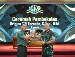 Kapusbintal TNI Berikan Ceramah Pembekalan Kejuangan kepada Taruna Akmil