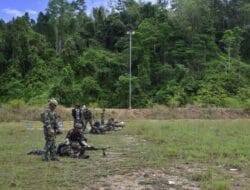 Tingkatkan Kemampuan Tempur, Satkopaska Koarmada III Gelar Latihan Menembak Senjata Bantu di Sorong