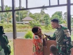 Satgas Yonif 126/KC Pos Arimop Gelar Pelayanan Kesehatan dan Pembelian Hasil Buruan di Pasar Pagi Kampung Maju