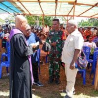 Agar Berjalan Dengan Aman dan Khidmat, Babinsa Koramil Agimuga Hadiri Sekaligus Amankan Jalannya Ibadah Rekonsiliasi Umat Katolik