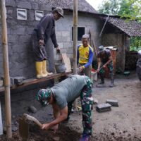 Wujud Kepedulian TNI, Satgas TMMD Ke 127 Bangun MCK Layak Untuk Warga Desa Krisik