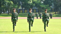 Dirbinjianbang Akmil Pimpin Upacara Bendera Minggu Kedua di Lapangan Sapta Marga