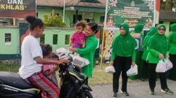 Ramadan Penuh Berkah, Koramil 1710-07/Mapurujaya Berbagi Takjil Untuk Warga