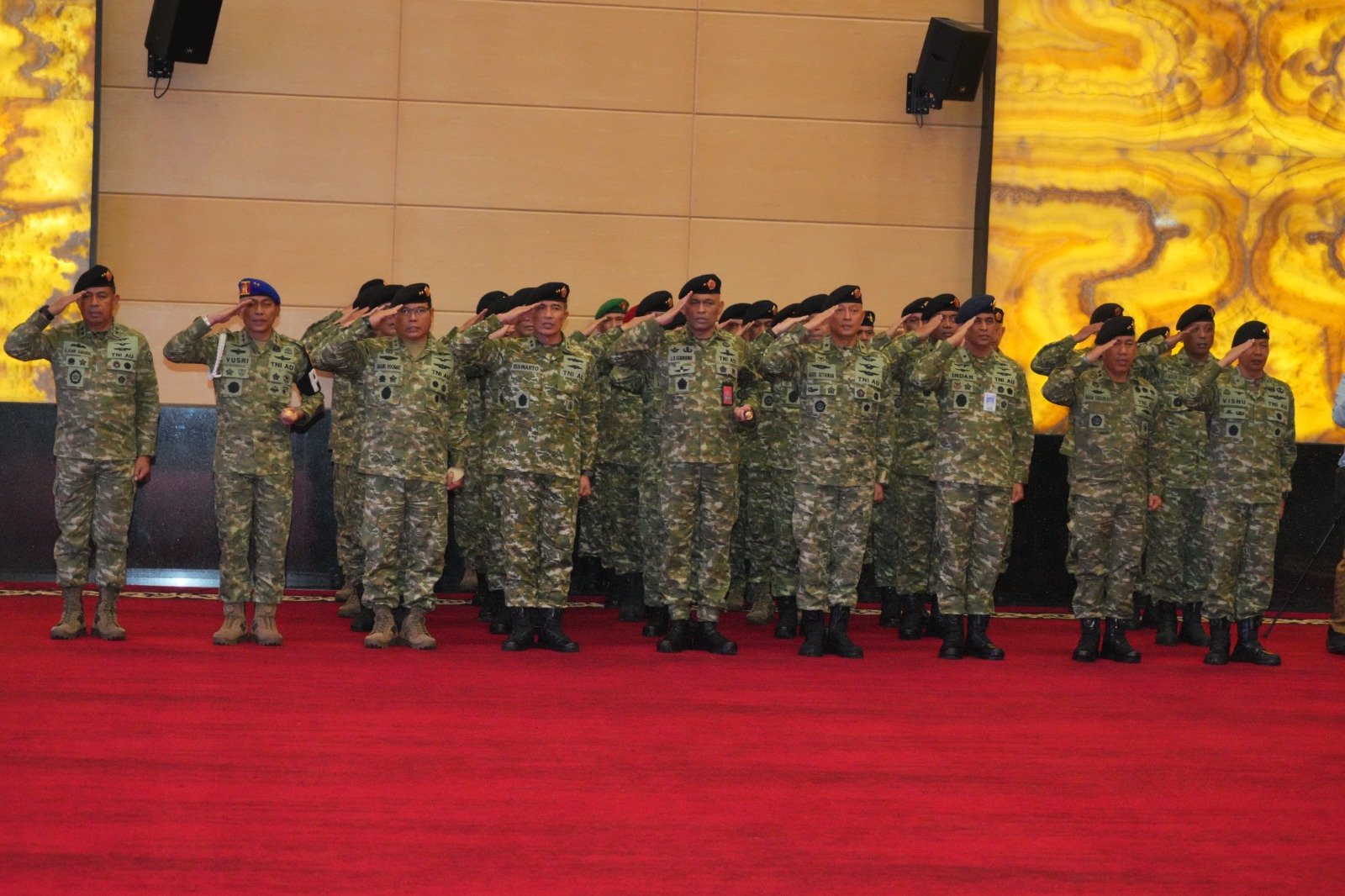 Irjen TNI Pimpin Upacara Laporan Korps Kenaikan Pangkat 54 Perwira Tinggi TNI