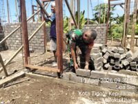 Babinsa Hadir di Tengah Warga, Ringankan Pekerjaan Pembangunan Rumah