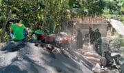 Garap 10 Jembatan Perintis Garuda, Babinsa Kodim Bojonegoro dan Masyarakat Gotong Royong Permudah Konektivitas Wilayah
