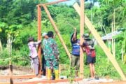 Satgas TMMD Reguler ke-128 Kodim 1801/Manokwari Bangun Rumah Warga Tanah Rubuh dari Nol