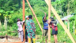 Satgas TMMD Reguler ke-128 Kodim 1801/Manokwari Bangun Rumah Warga Tanah Rubuh dari Nol
