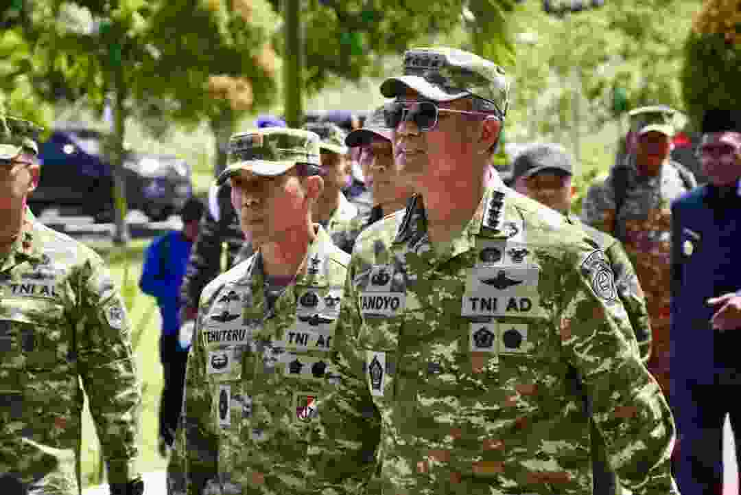 Wapang TNI Dampingi Menhan RI Tinjau Kesiapan Yonif TP 805/KSW di Papua Barat