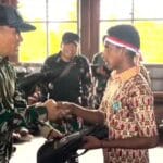 Koops TNI Habema Gelar Bhakti Pertiwi Hardiknas 2026 di SDN 1 Pomako