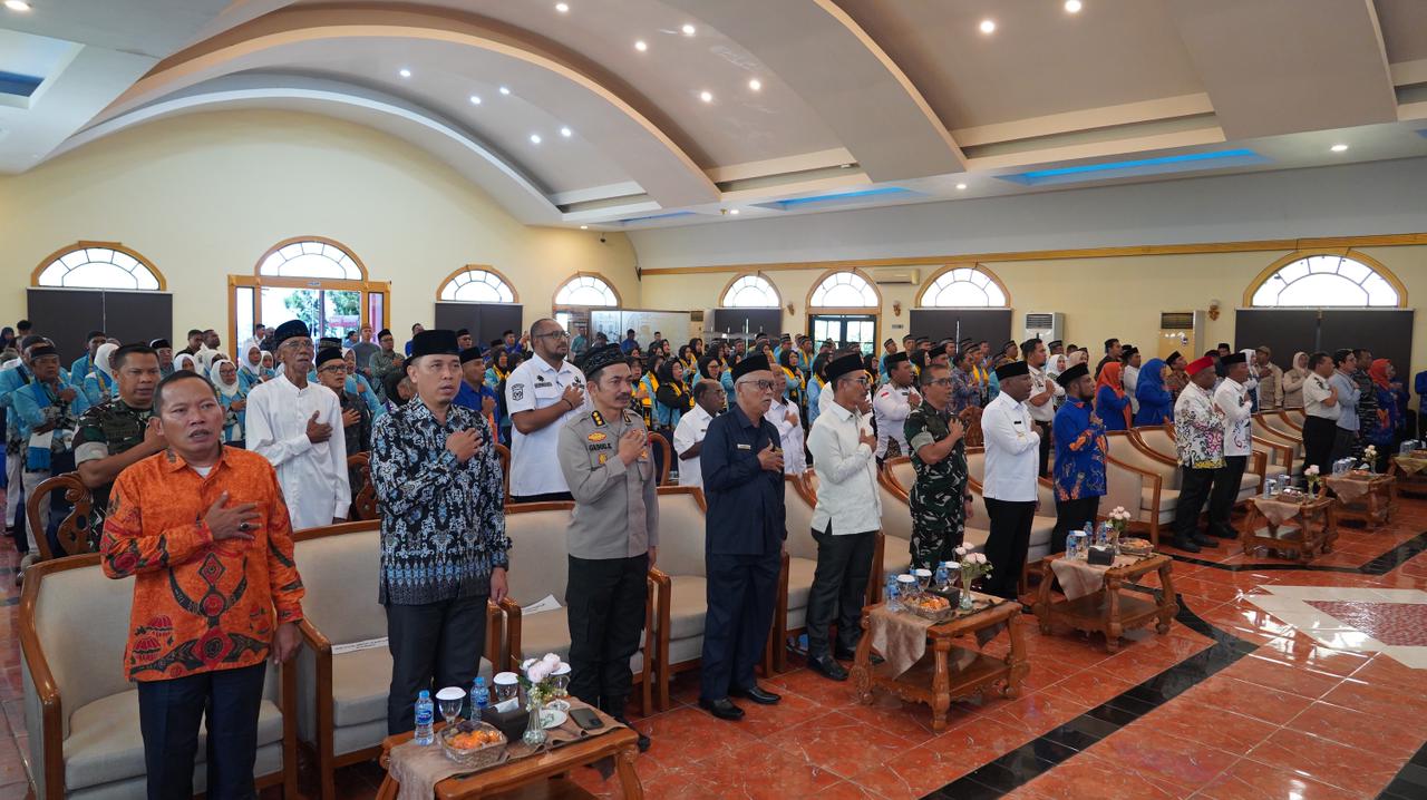 Kasdam XVIII/Kasuari Hadiri Pelepasan Jamaah Haji Papua Barat : Sinergi dan Kepedulian Mengiringi Langkah Suci ke Tanah Suci