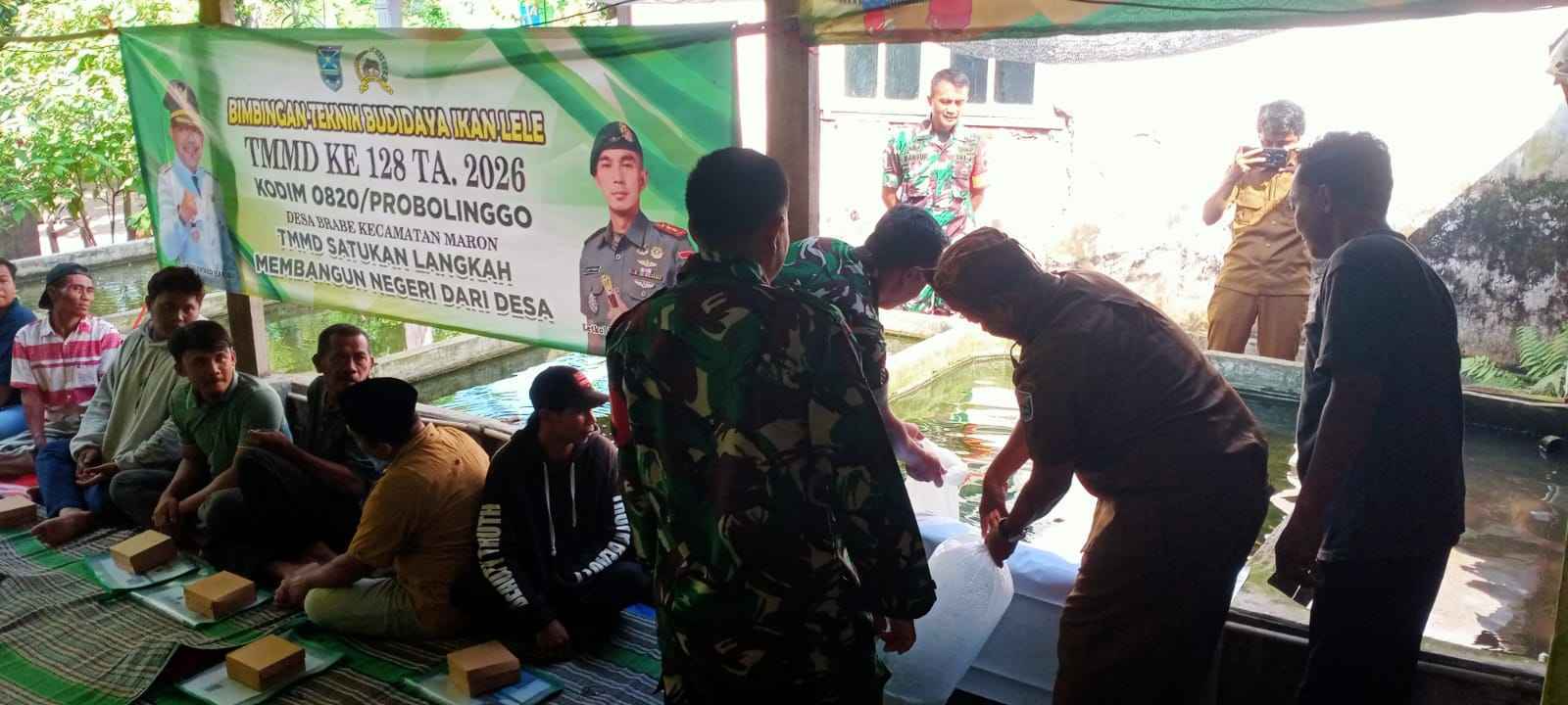 Dukung Program TMMD Ke-128, Dinas Perikanan Kabupaten Probolinggo Salurkan 1.000 Bibit Ikan Lele di Desa Brabe