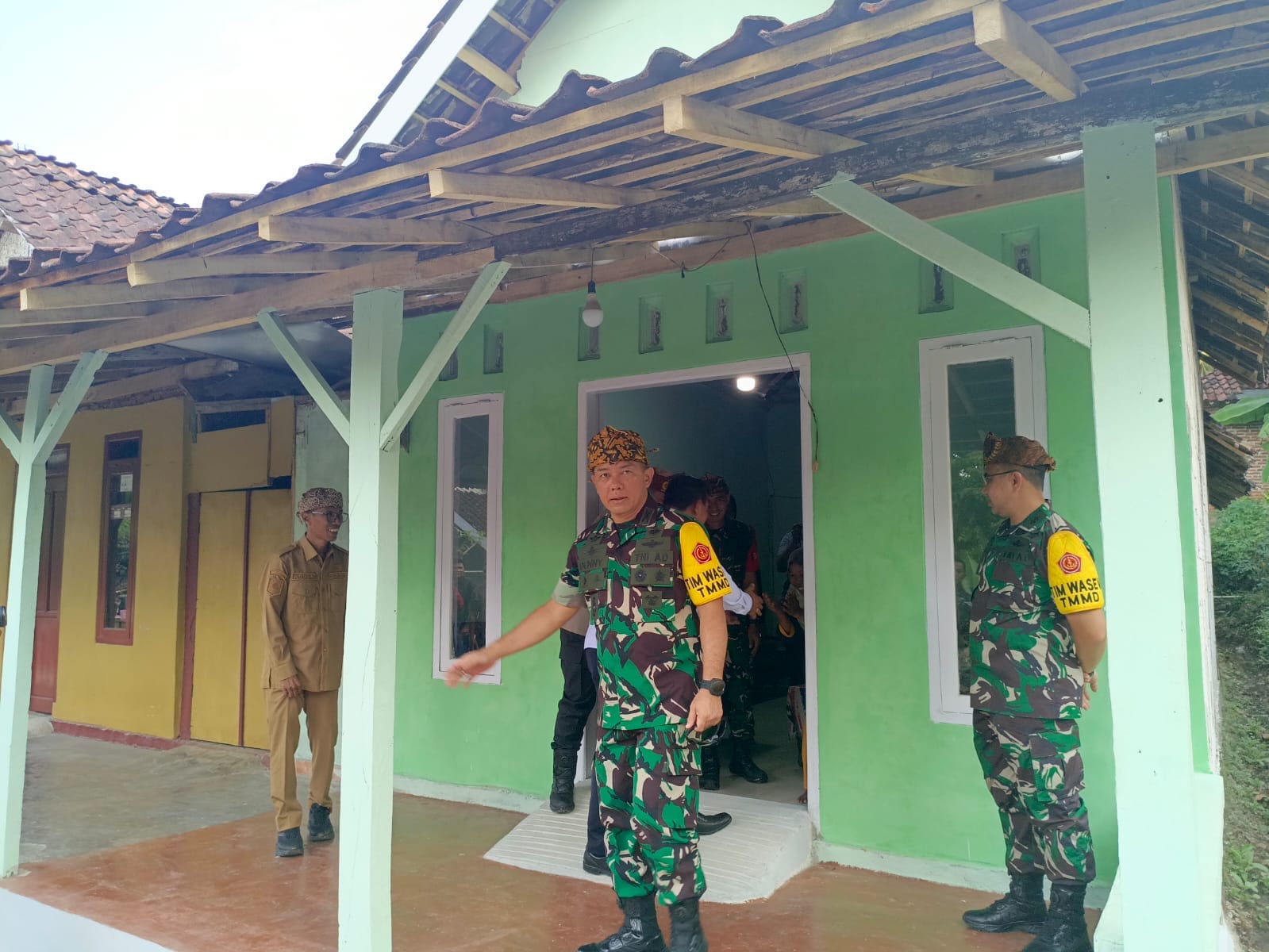 Tim Wasev Sterad TNI Tinjau Sejumlah Titik Pembangunan TMMD Ke-128 di Desa Brabe