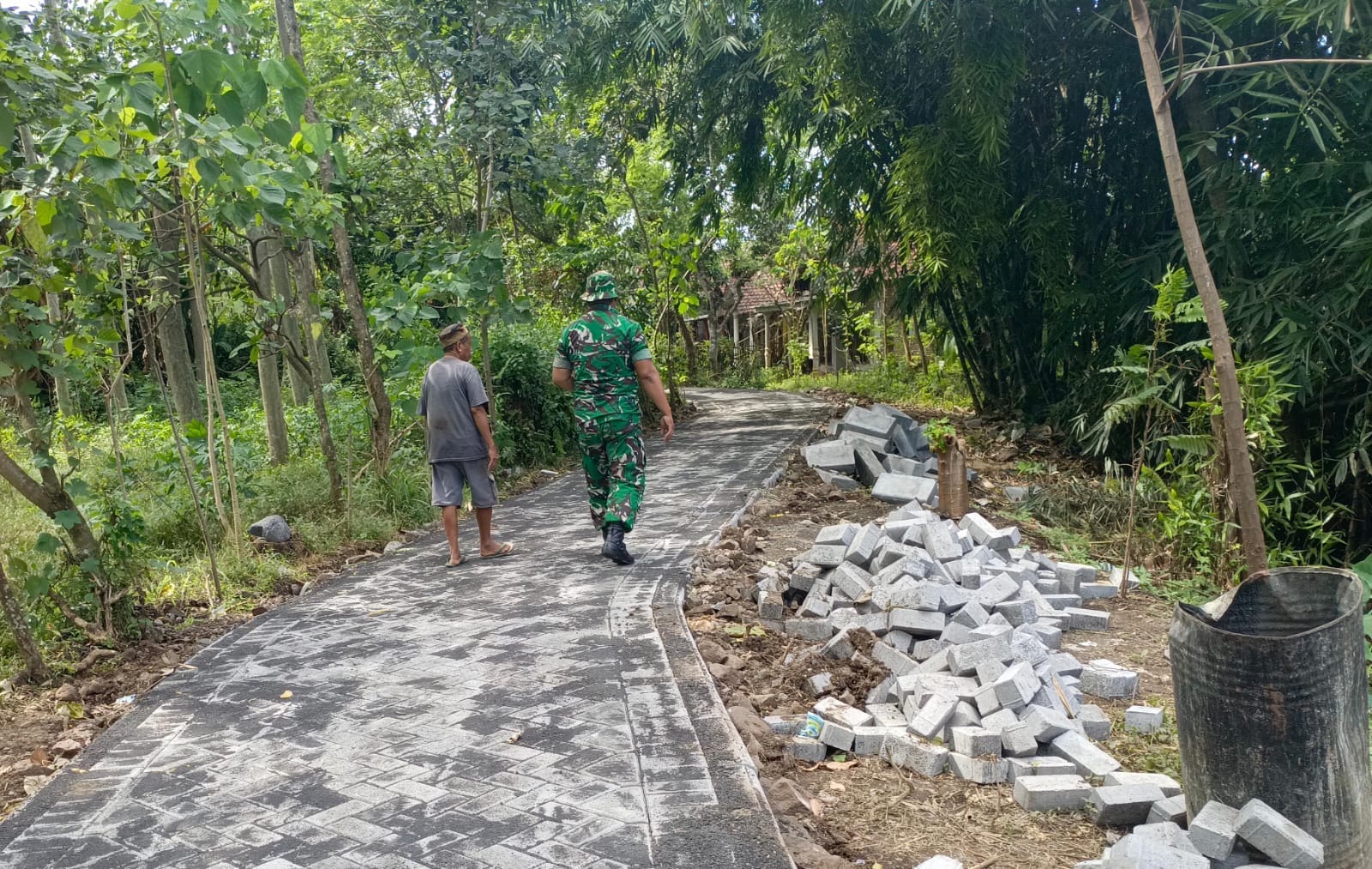 Paving Jalan Dusun Klagin Hampir Rampung, Warga Sampaikan Terima Kasih Kepada Satgas