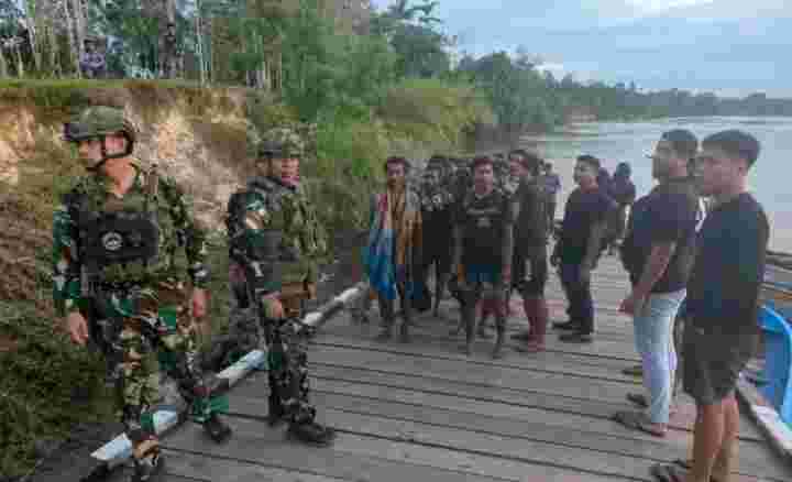 Koops TNI Habema Evakuasi 44 Pendulang Emas dari Gangguan OPM di Pegunungan Bintang