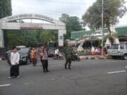 Dandim 0808/Blitar Laksanakan Sholat Idul Adha di Masjid Agung Kota Blitar, Tekankan Pengamanan Jamaah