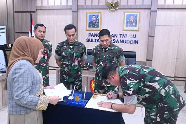 Danlanud Sultan Hasanuddin Saksikan Tahap Akhir Pelepasan Hak Tanah Pengganti Aset TNI AU Becakayu