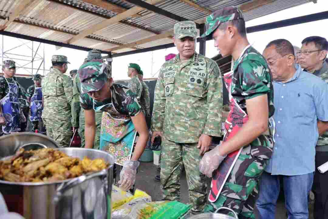 Wapang TNI Dampingi Menhan RI Tinjau Yonif TP 808/Mbaham Matta di Papua Barat Wapang TNI Dampingi Menhan RI Tinjau Yonif TP 808/Mbaham Matta di Papua Barat