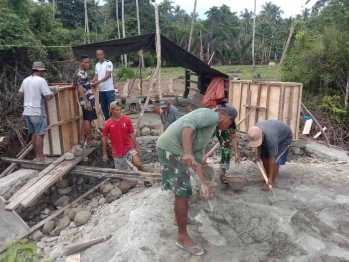 Jembatan Garuda Semakin Kokoh, TNI dan Masyarakat Bahu-Membahu Laksanakan Pengecoran Sayap Jembatan