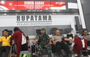 Babinsa Kodim Bojonegoro Ikuti Donor Darah Hari Bhayangkara Tahun 2026