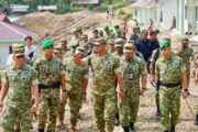 Wapang TNI Tinjau Yonif TP 842/Badak Sakti, Dukung Pertahanan dan Ekonomi Daerah