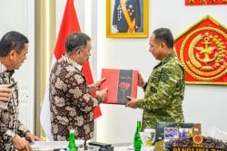 Panglima TNI Terima Audiensi Pengurus Pusat PPAD Panglima TNI Terima Audiensi Pengurus Pusat PPAD