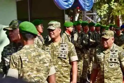 Wapang TNI dan Menhan RI Tinjau Yon TP di Jawa Timur, Pastikan Kesiapan Operasional Satuan