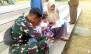 Menyemai Benih-Benih Kecerdasan: Ketika Satgas TMMD 129 Bojonegoro Membuka ‘Jendela Dunia’ Anak-Anak Kesongo
