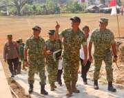 Wapang TNI Tinjau Karya Bakti, Pembangunan KDKMP dan Yonif TP 842/Badak Sakti di Pandeglang