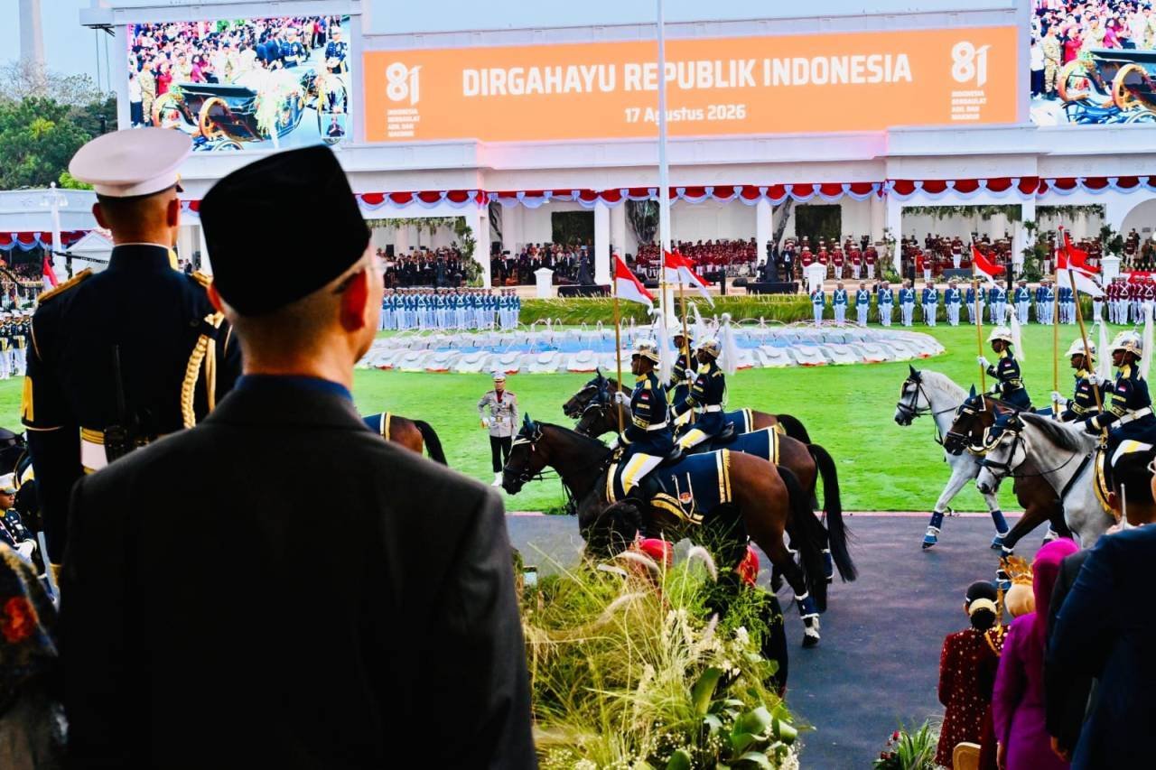 Panglima TNI Hadiri Upacara Penurunan Bendera Sang Merah Putih di Istana Merdeka