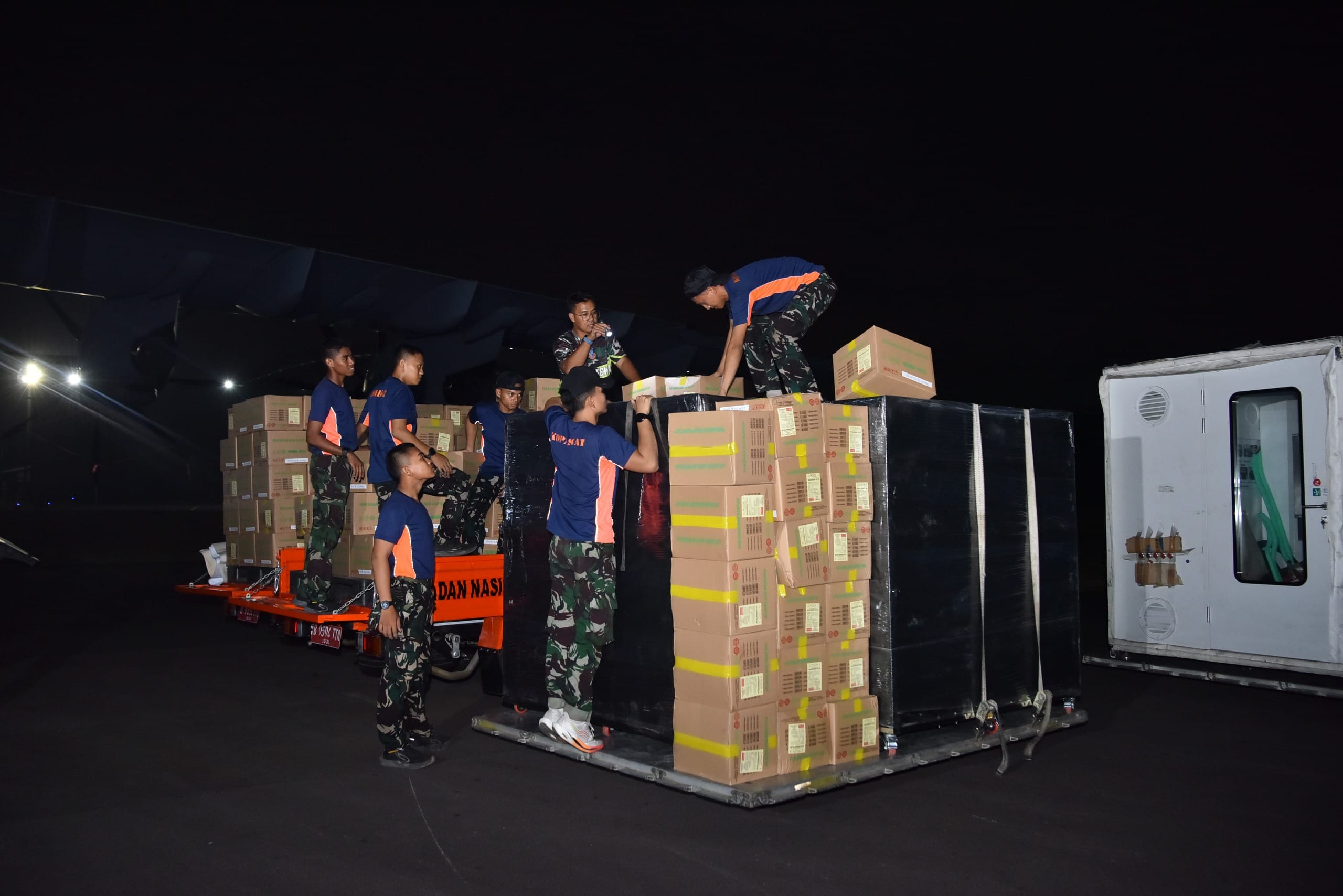 Hari Ketiga Belas Penanganan Gempa NTT, TNI Sudah Salurkan 946,923 Ton Bantuan