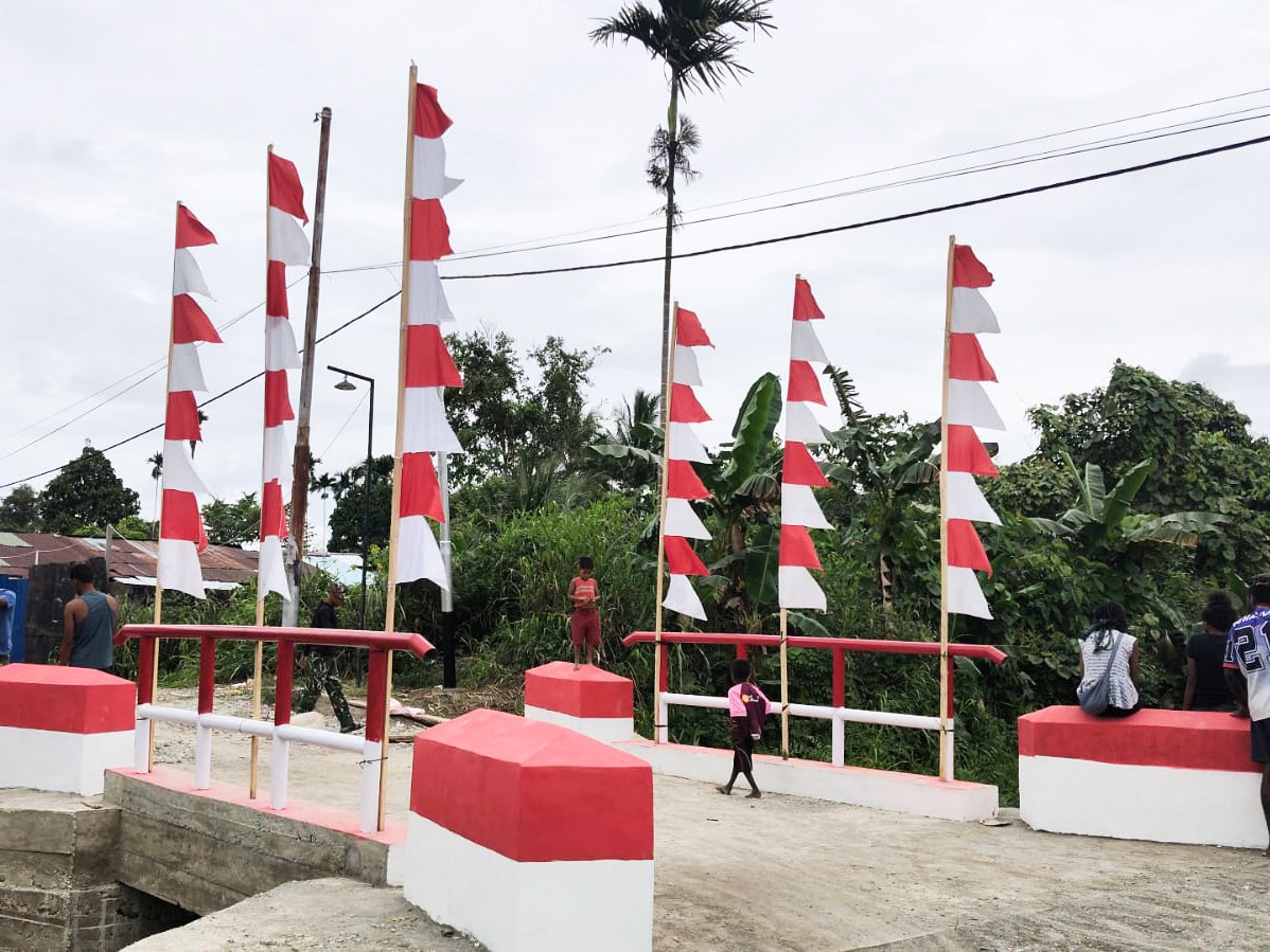 Kodim 1710/Mimika Rampungkan Jembatan Beton di Kelurahan Kamoro Jaya dan Wonosari Jaya