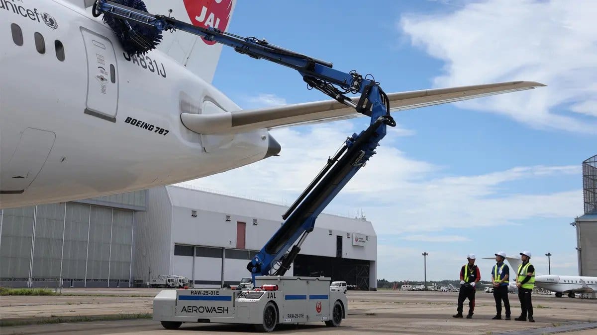 Inovasi Jepang: Robot untuk Pencucian Pesawat di Narita Inovasi Jepang: Robot untuk Pencucian Pesawat di Narita
