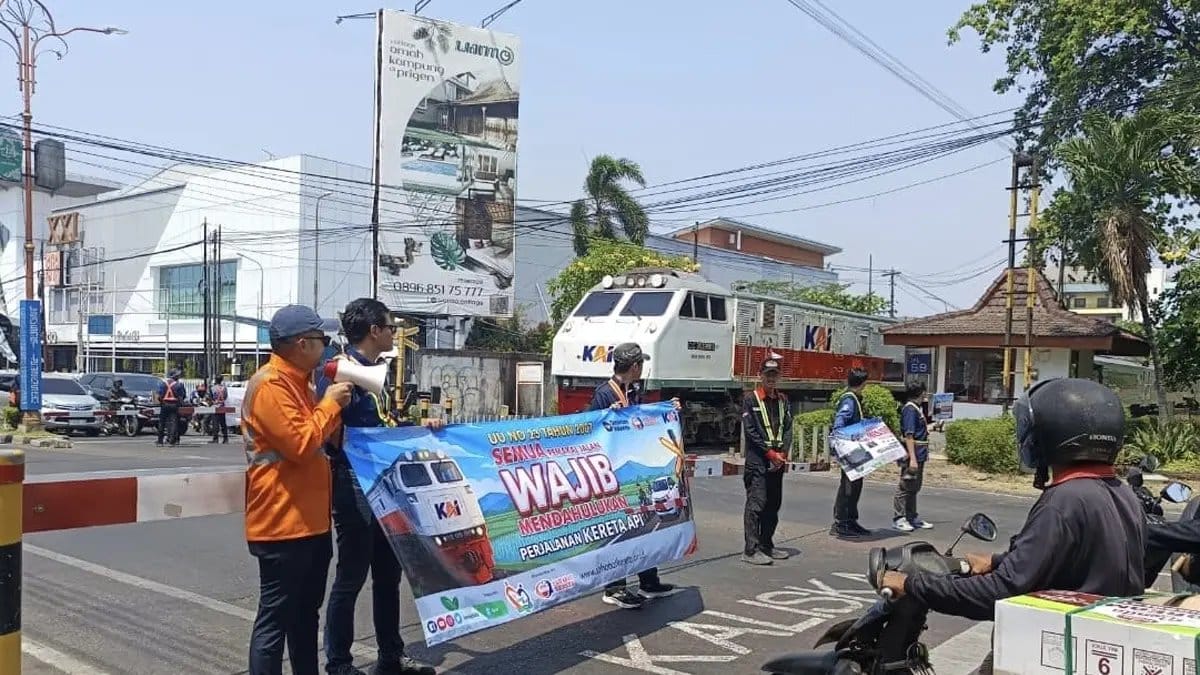 Upaya KAI Daop 8 Surabaya Tutup Perlintasan Ilegal untuk Cegah Kecelakaan