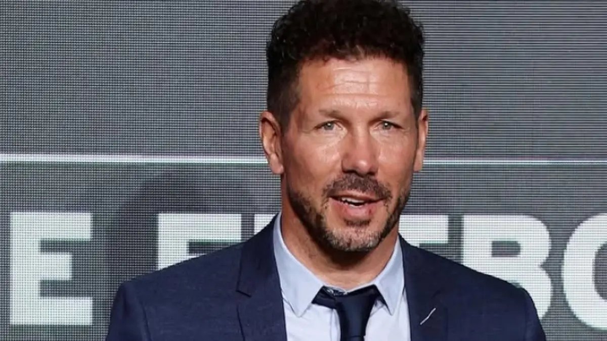 Dukungan Diego Simeone Terhadap Atlético Madrid dalam Kasus Julián Álvarez Dukungan Diego Simeone Terhadap Atlético Madrid dalam Kasus Julián Álvarez