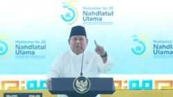 Prabowo Terima Kartu Anggota NU di Penutupan Muktamar