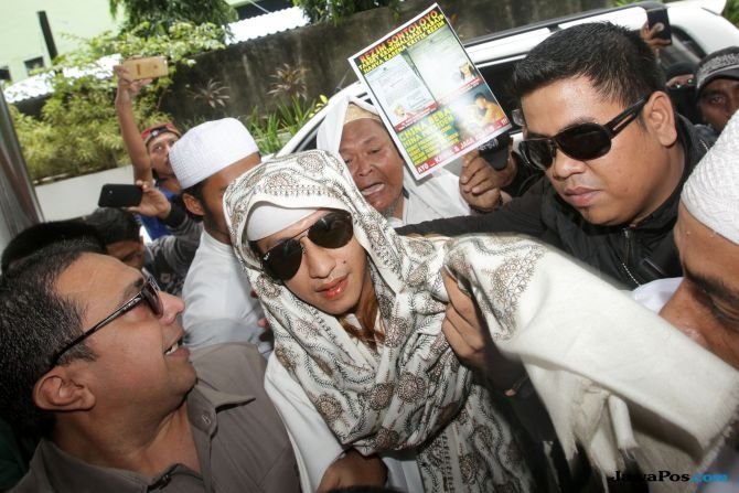 Reaksi Habib Bahar Terhadap Kerusuhan Demo Pejompongan Reaksi Habib Bahar Terhadap Kerusuhan Demo Pejompongan