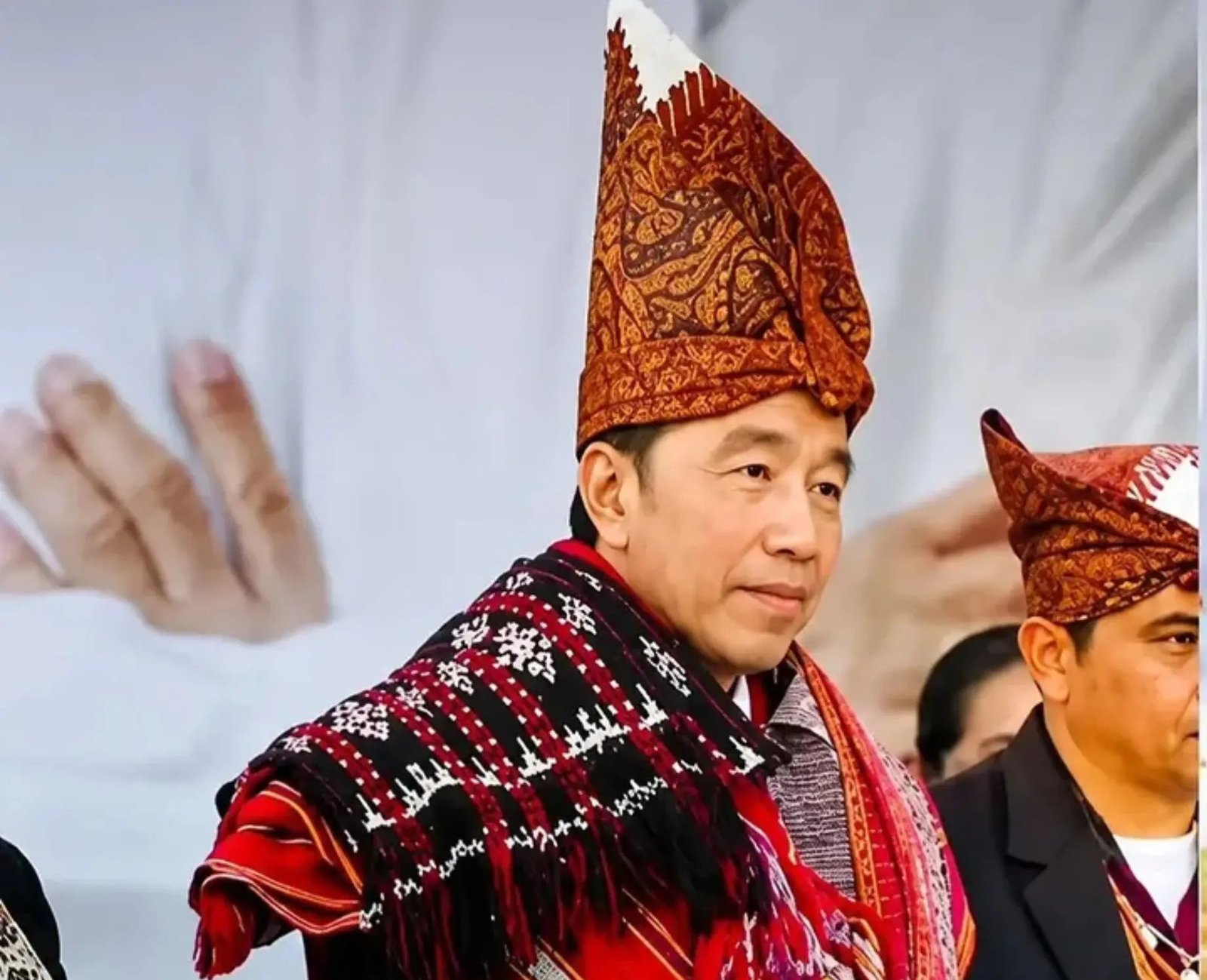 Kejanggalan Unggahan Foto Melva Pardede di Akun Jokowi