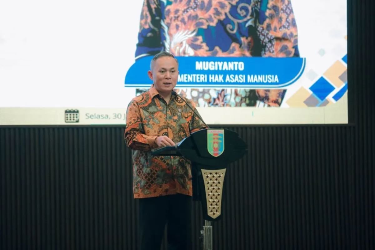 Menggali Risiko Pelanggaran HAM dalam Industri Tambang dan Perkebunan Menggali Risiko Pelanggaran HAM dalam Industri Tambang dan Perkebunan