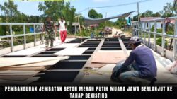 Pembangunan Jembatan Beton Merah Putih Muara Jawa Berlanjut ke Tahap Bekisting