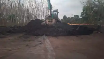 Diduga Kembali Beroperasi Setelah Sempat Disorot, Tambang Batu Bara Ngepon Dipertanyakan